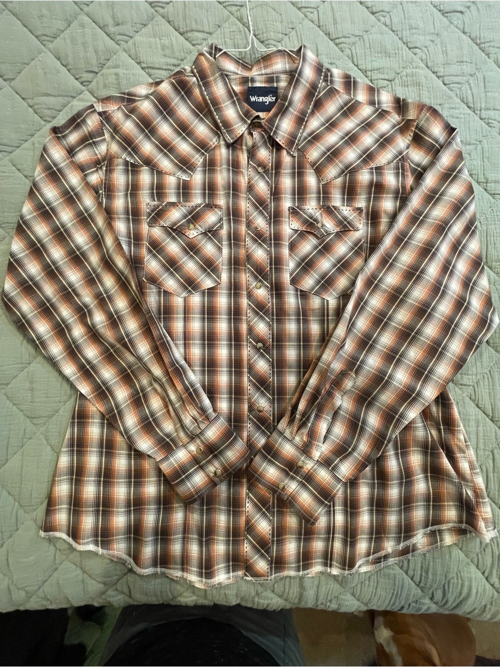 Men’s Wrangler Pearl Snap - Picture 2 of 5
